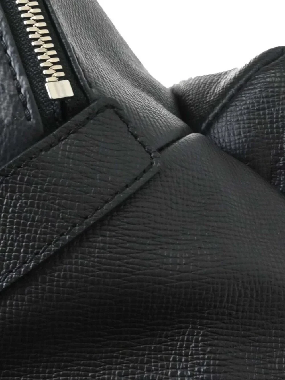 Louis Vuitton Taiga Lama Discovery Backpack M30230 CT1210 NQ11564